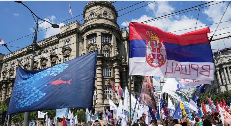 Përshkallëzohen protestat në Serbi, studentët kërkojnë zgjedhje të parakohshme!