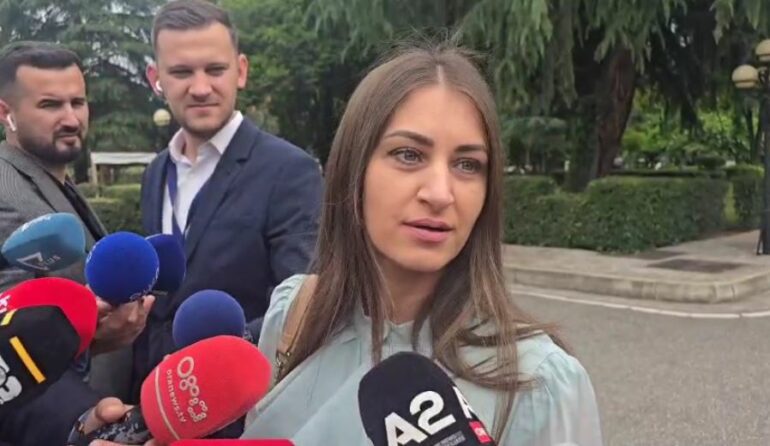 Edona Bilali komenton spotin e saj elektoral që ngjalli reagime në rrjet: Jashtë Shkodrës nuk janë gati për këtë lloj humori