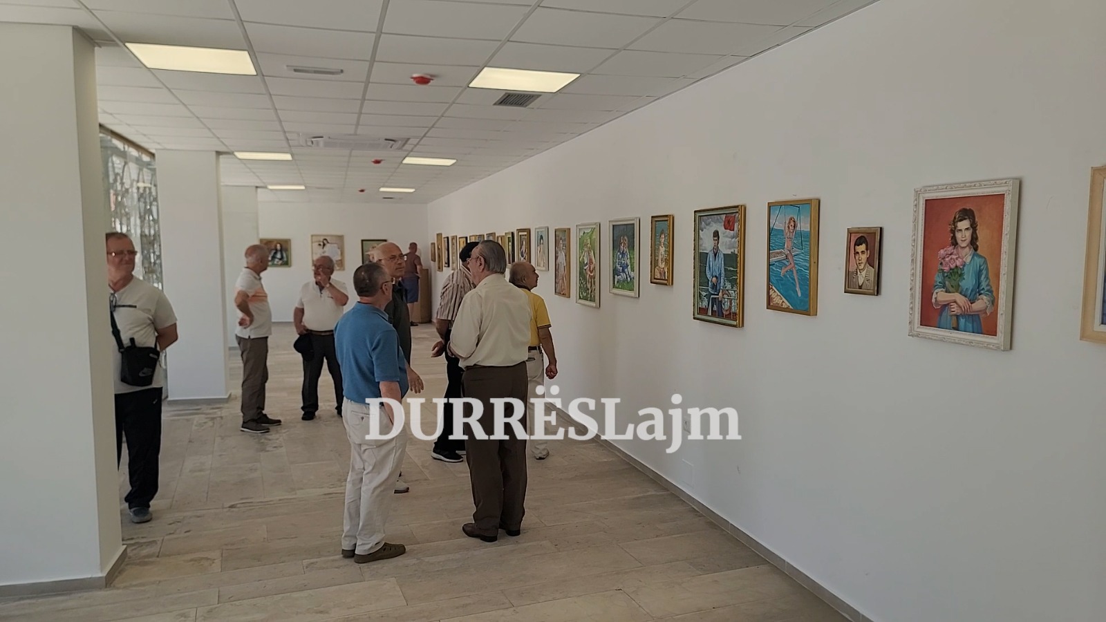 Durrës, piktori Fatmir Vasjari hap për artdashësit ekspozitën e katërt personale (VIDEO)