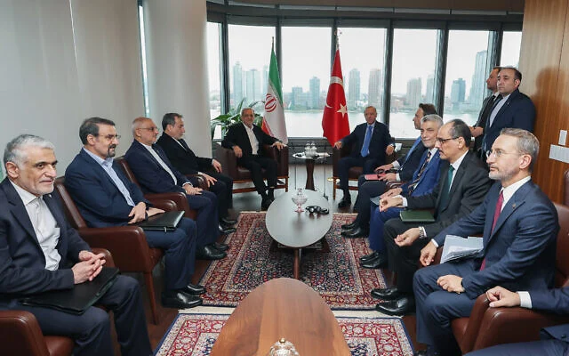 Erdogan i ofron Iranit ndihmën për të lehtësuar bisedimet bërthamore dhe për të ndihmuar në zgjidhjen e konfliktit me Izraelin