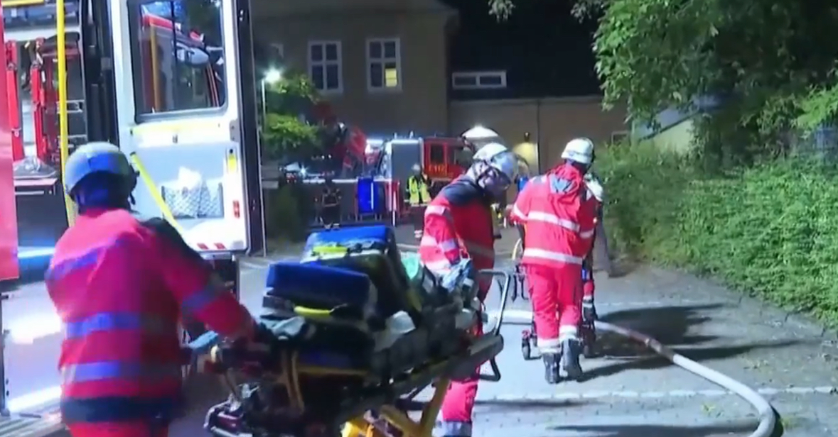 Flakët përfshinë spitalin/ Ngjarja në Hamburg, tre persona humbin jetën 