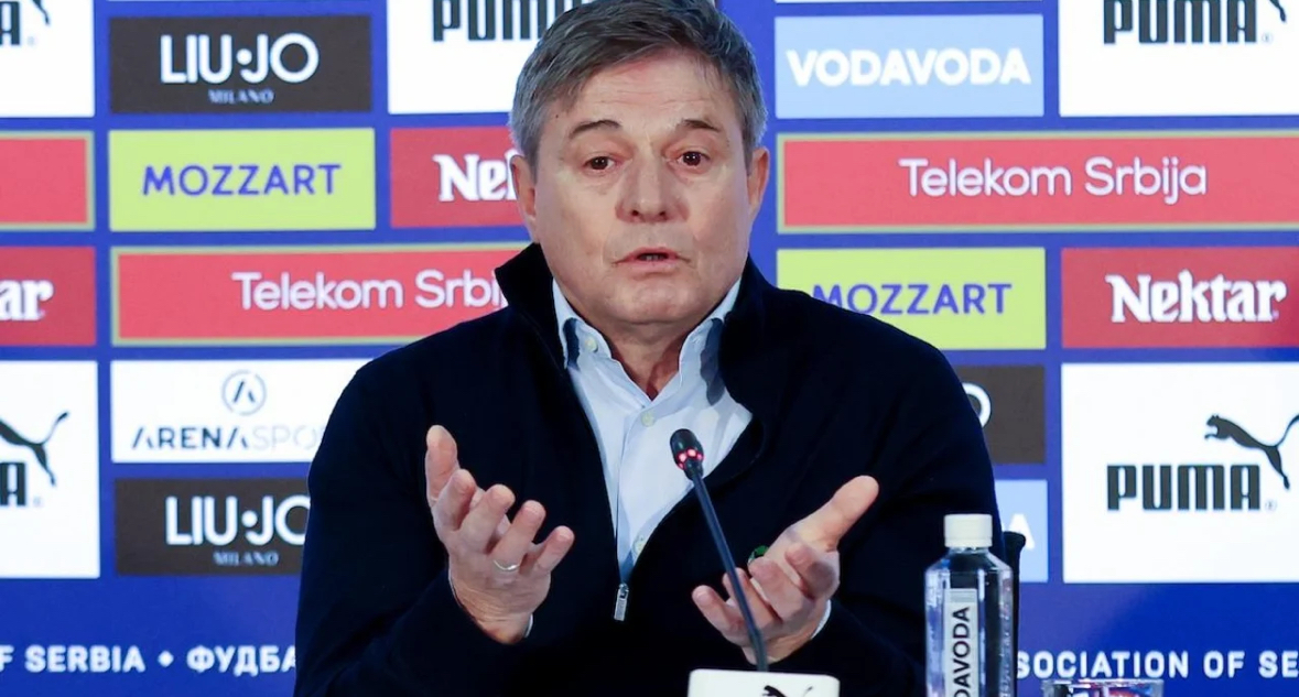 “Mos më jepni leksione për patriotizmin”, Dragan Stojkoviç kapet sërish me gazetarët serbë për duelin me Shqipërinë: Atmosfera ishte si Boca-River