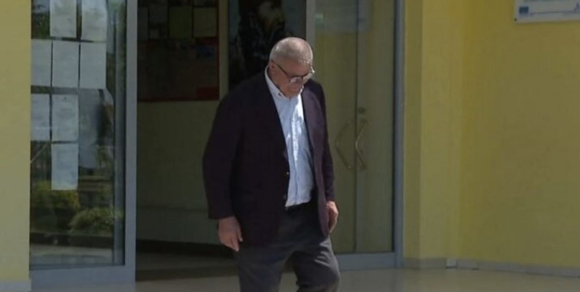 Ky është “maturanti” 74 vjeçar Skënder Cena që u diplomua pasi kaloi provimin e anglishtes. Ja nota që mori 