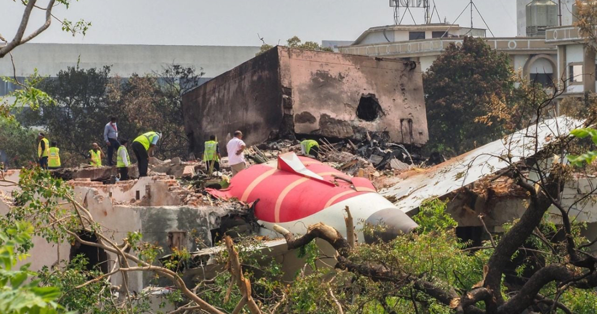 Rritet bilanci i viktimave në aksidentin ajror në Indi, shkon në 270 numri i të vdekurve