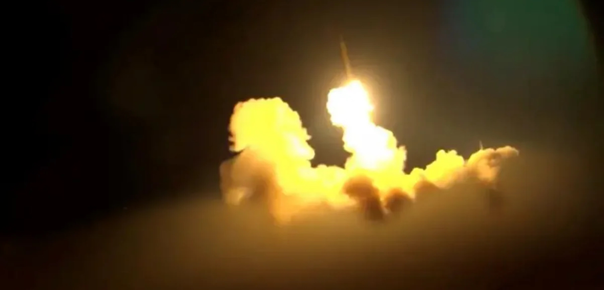 Valë e re sulmesh/ Izraeli lëshon breshëri raketash ndaj Teheranit 