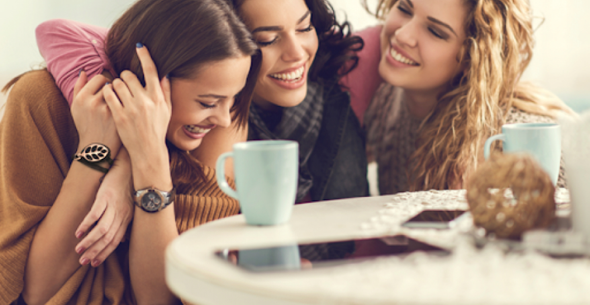 Miqësia e ngushtë, çelësi për jetë më të gjatë dhe të shëndetshme 