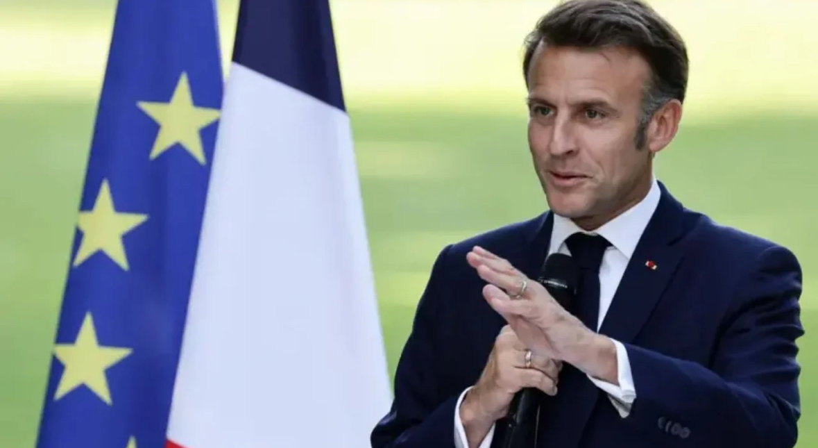 Macron telefonatë me presidentin iranian: Irani nuk duhet të pajiset kurrë me armë bërthamore