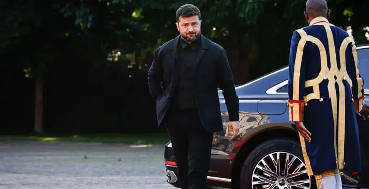 FOTO/ Zelenskyy ndërron uniformën ushtarake me kostum të zi në samitin e NATO-s 