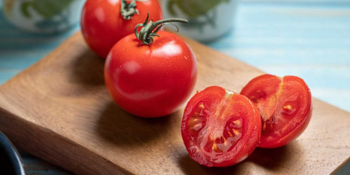 Kujdes! Ja çfarë ju ndodh nëse konsumoni shumë domate 