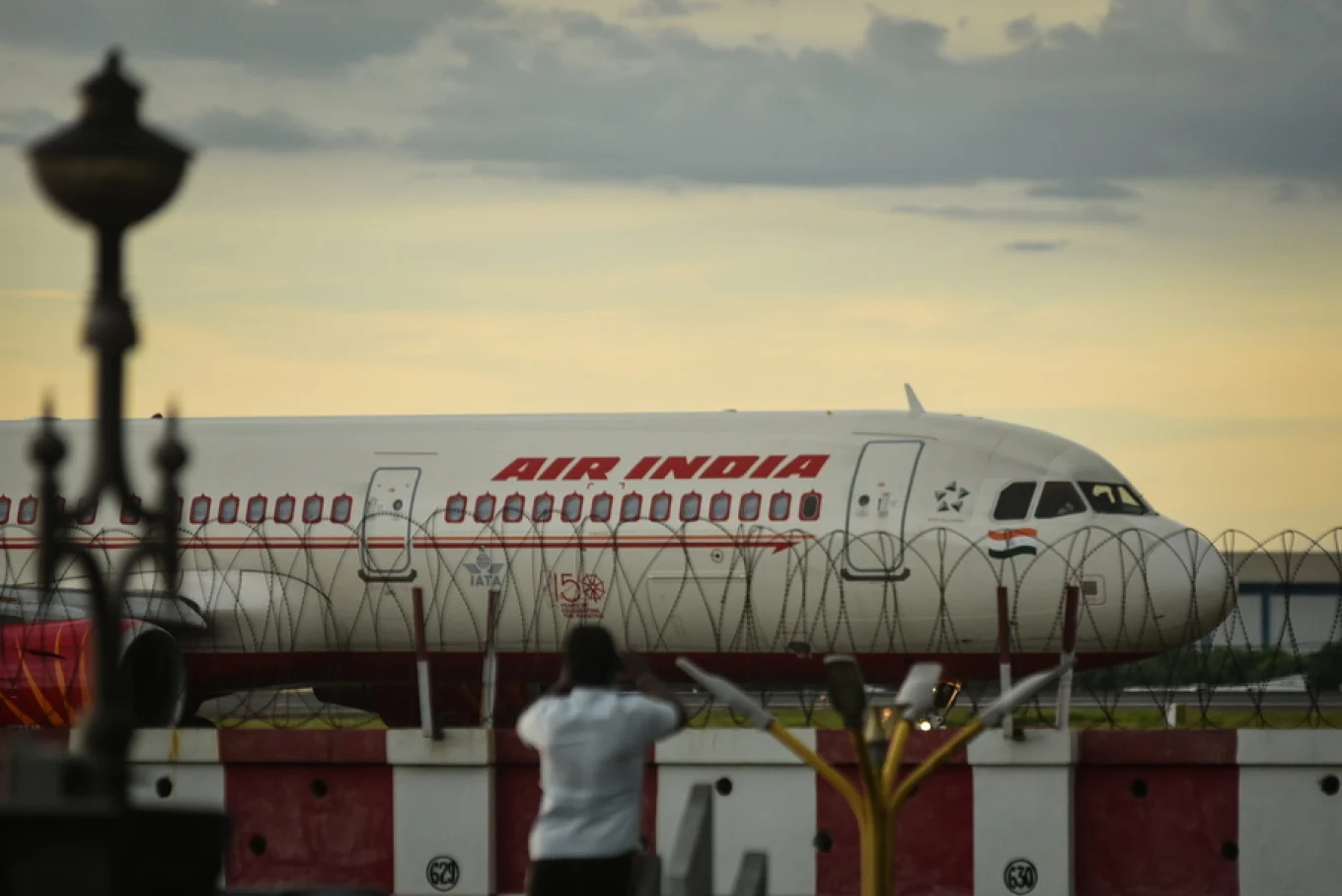 Një avion Dreamliner i Air India kthehet në Hong Kong pas një problemi teknik