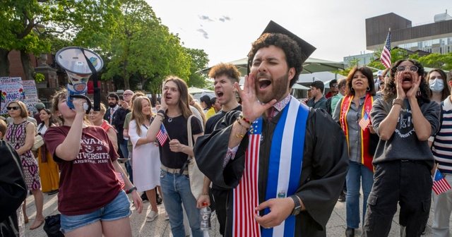 Qeveria e SHBA verifikon studentët e huaj në rrjetet sociale