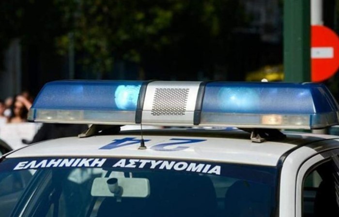 Arrestohen dy shqiptarë në Greqi, policia gjeti në banesën e tyre lëndë narkotike, peshore dhe…