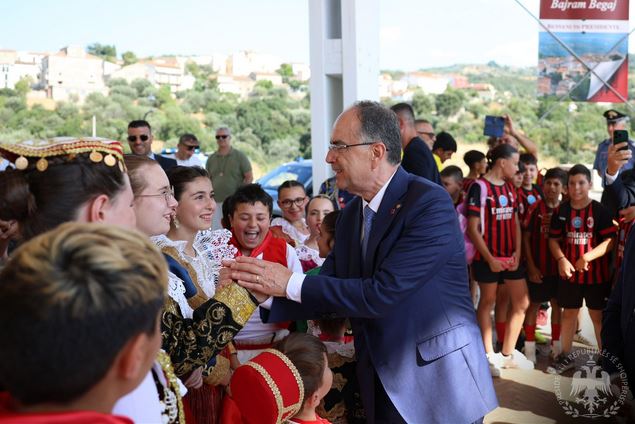 Presidenti Begaj vizitë tek arbëreshët në Kalabri: Ju jeni ura që lidh Shqipërinë me Italinë dhe Evropën