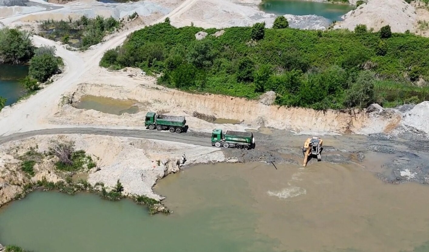Të dyshuar se kanë ndotur dhe shkatërruar mjedisin përreth lumit Drini i Bardhë, arrestohen 17 persona
