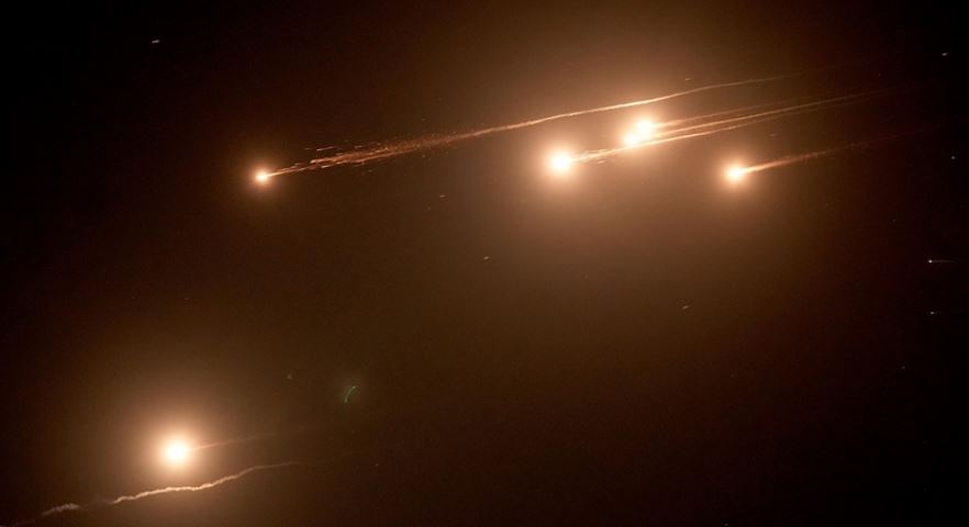 Dronët iranianë godasin Izraelin në një depërtim të rrallë të mbrojtjes ajrore