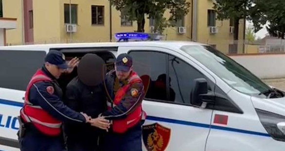 EMRI/ Pjesëtar i një organizate kriminale, arrestohet një 20-vjeçar i kërkuar nga drejtësia italiane për trafik droge