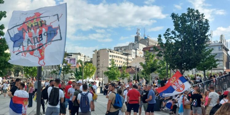 Analiza e REL: Kthesë kah e djathta pas protestës studentore në Beograd