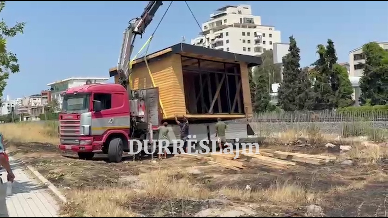 Vendosi kioskën pa leje, e pëson keq 42-vjeçari nga Durrësi