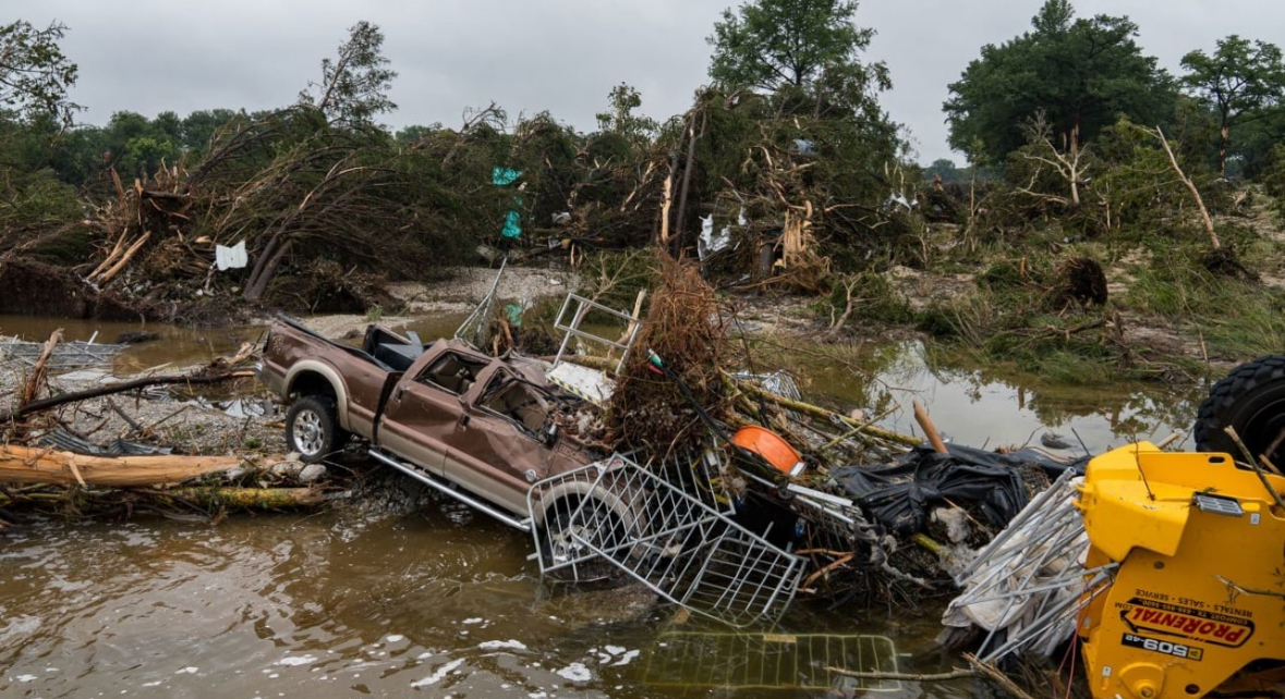 Rëndohet bilanci i viktimave në Teksas! Përmbytjet morën përpara çdo gjë, vijon kërkimi për dhjetëra të zhdukur