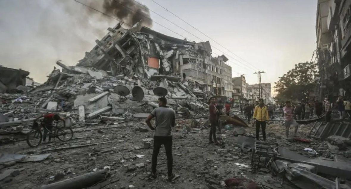 Izraeli godet 100 objektiva në Gaza, të paktën 33 viktima