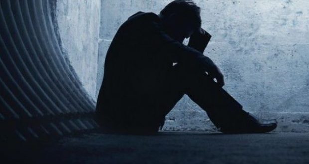 Në kushte depresioni, 33-vjeçari konsumon pesticide