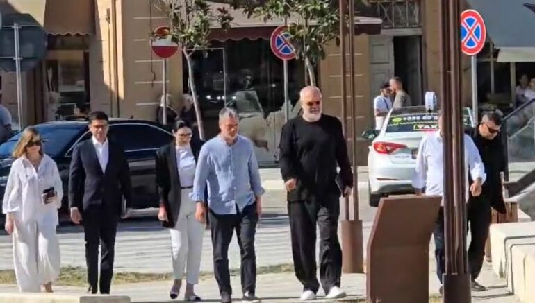 Operacioni për lirimin e hapësirave publike, Rama vizitë në bashkinë e Vlorës