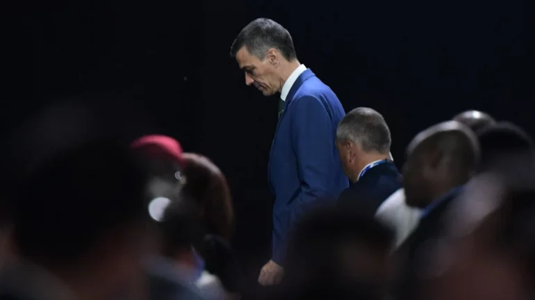 Tronditet qeveria e Pedro Sanchez, zyrtari jep dorëheqjen pas akuzave për ngacmim seksual