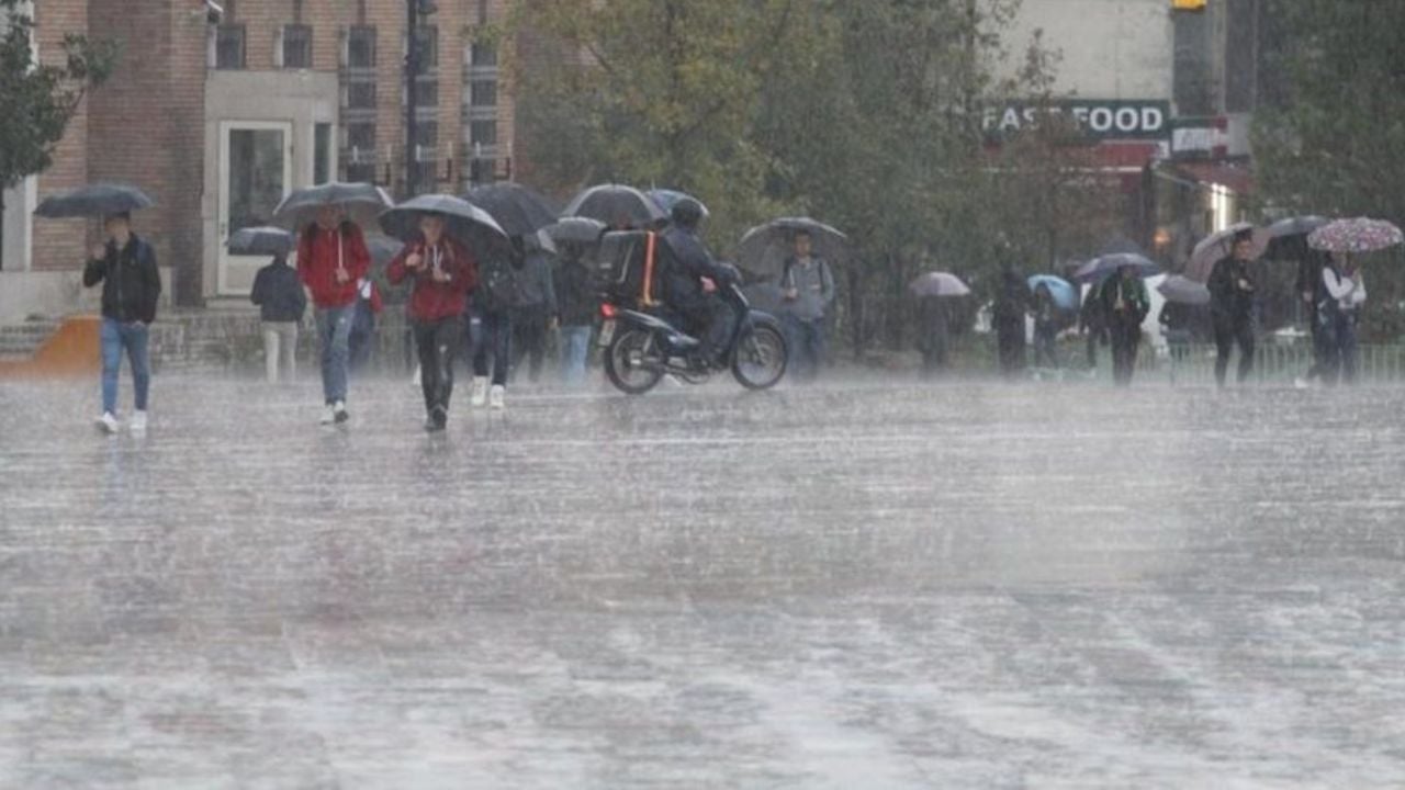 Priten reshje të dendura shiu në Tiranë, Ristani apel qytetarëve: Evitoni lëvizjet e panevojshme