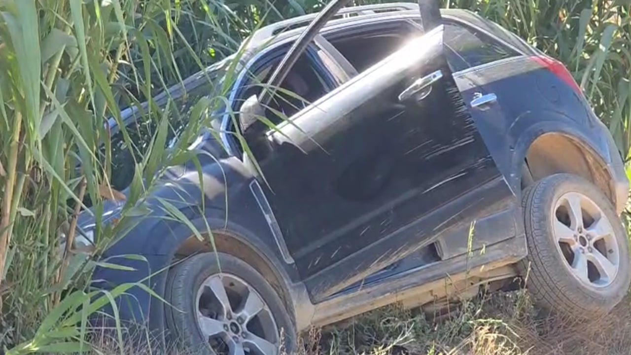 63-vjeçari pëson arrest kardiak në timon, makina përfundon në kanal