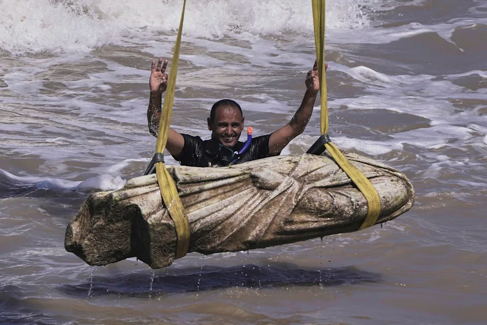 Nxirren nga fundi i Mesdheut artefakte të rëndësishme arkeologjike (FOTO &amp; VIDEO)
