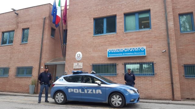 Arrestohet një i ri shqiptar në Itali, sekuestrohen 51 doza kokaine dhe para të gatshme