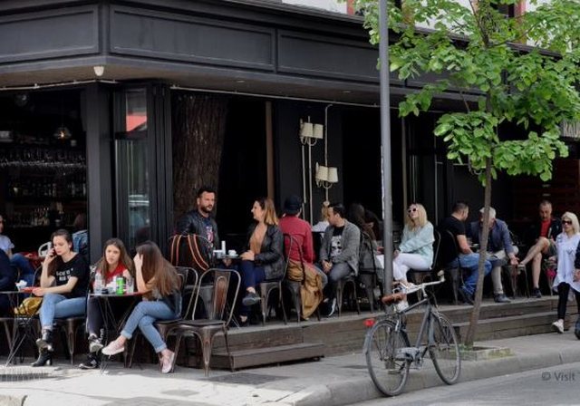 &#8220;Mosha e mesme nuk është më më e palumtura&#8221;, studimi: Të rinjtë vazhdimisht në gjendje mendore më të keqe sesa të moshuarit!