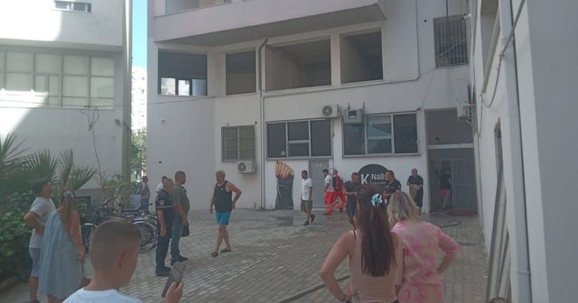 Zjarr në një apartament, panik tek banorët