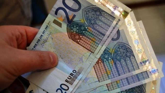 Cilat vende kanë pagat minimale më të larta dhe më të ulëta në Evropë?