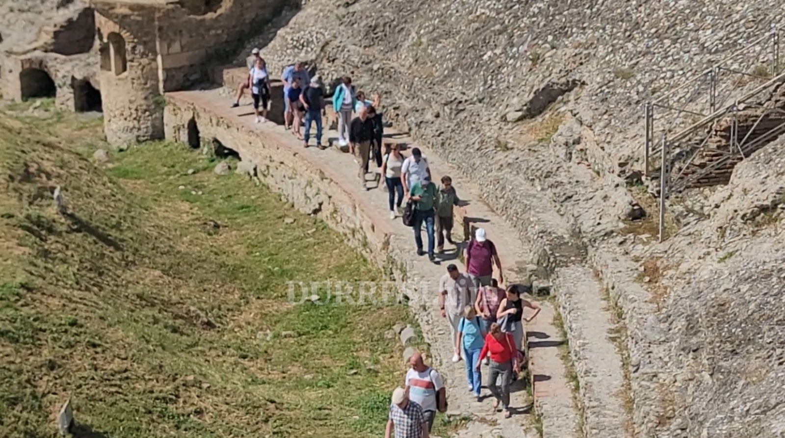 Fluks vizitash në amfiteatrin e Durrësit, rreth 10 mijë vizitorë më shumë sesa një vit më parë (VIDEO)