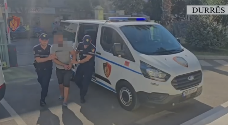 EMRI/ Plagosi rëndë të riun me gur në kokë, arrestohet 29-vjeçari në Durrës (VIDEO)