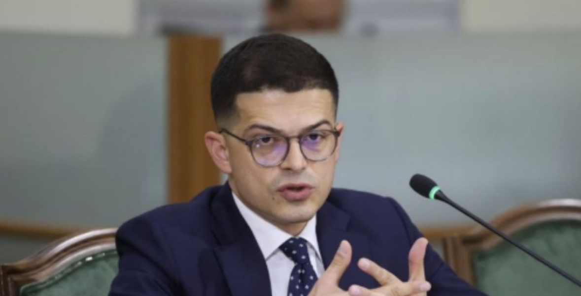 Zjarret, 14 vatra aktive/ Ministri Vengu: Pritet ardhja e helikopterëve nga Emiratet Arabe, Greqia dhe dy vende të BE 