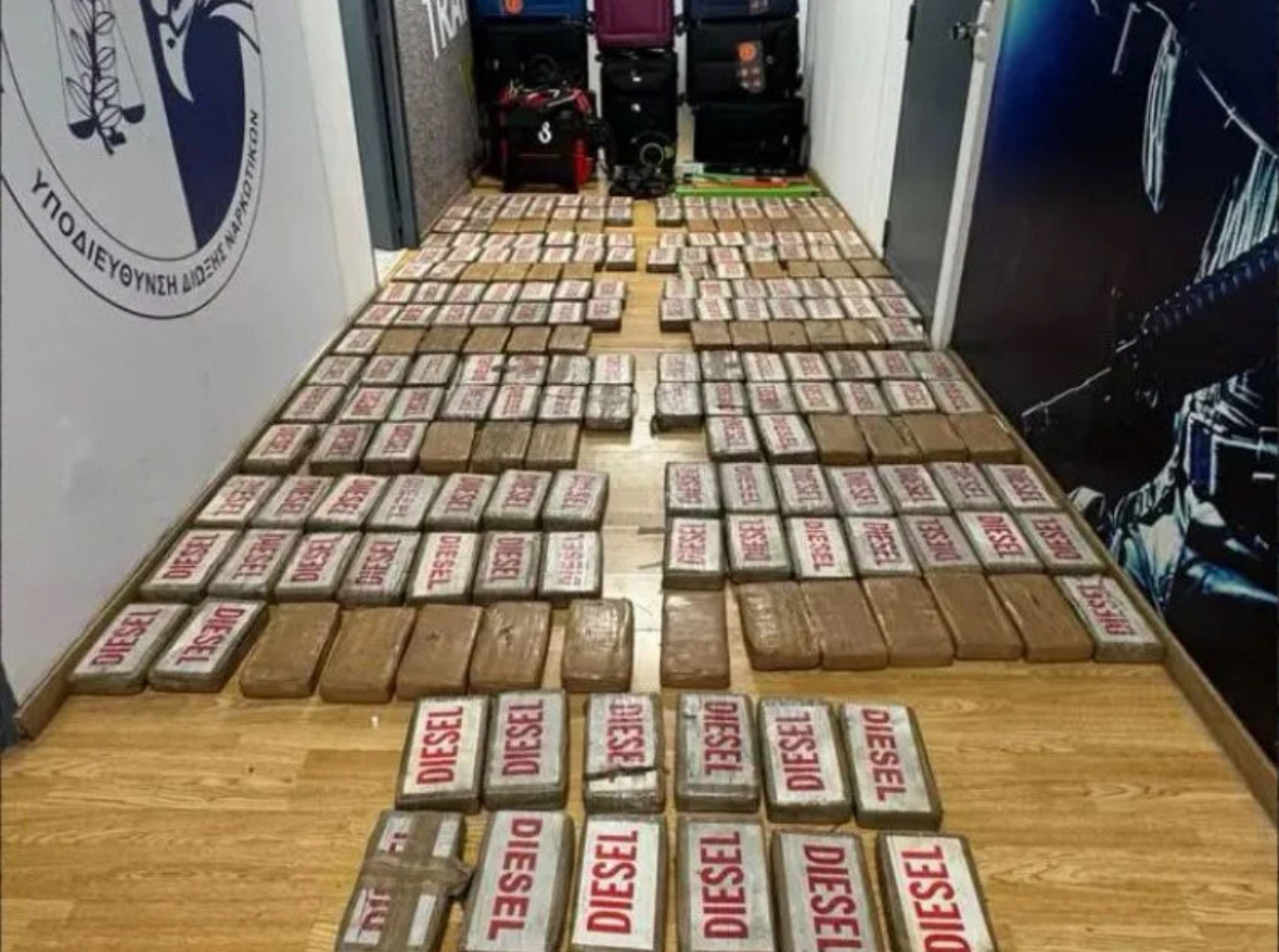 Greqi/ Operacion ndërkombëtar antidrogë, sekuestrohet në Selanik kokainë me vlerë 5.5 milionë euro, tre të arrestuar