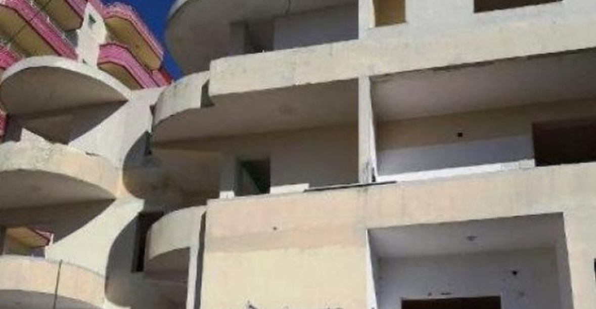 Objekti 3-katësh në Vlorë–Orikum do të shembet me tritol, IKMT njoftim për qytetarët 