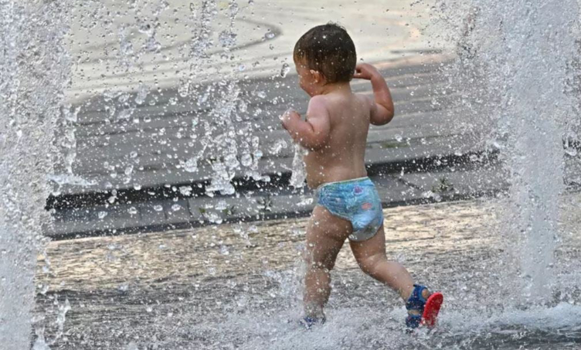 Edhe sot temperaturat mbi 41 gradë C, si parashikohet moti këtë të mërkurë