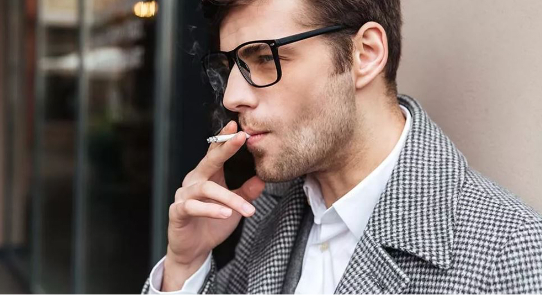 Sa vite duhet të kalojnë pas lënies së duhanit për të ulur rrezikun e kancerit?