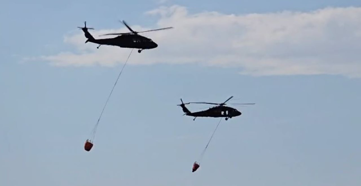 34 vatra zjarri në 24 orët e fundit, pesë aktive/ Vijojnë flakët në disa fshatra të Gramshit dhe Fushë Arrëzit