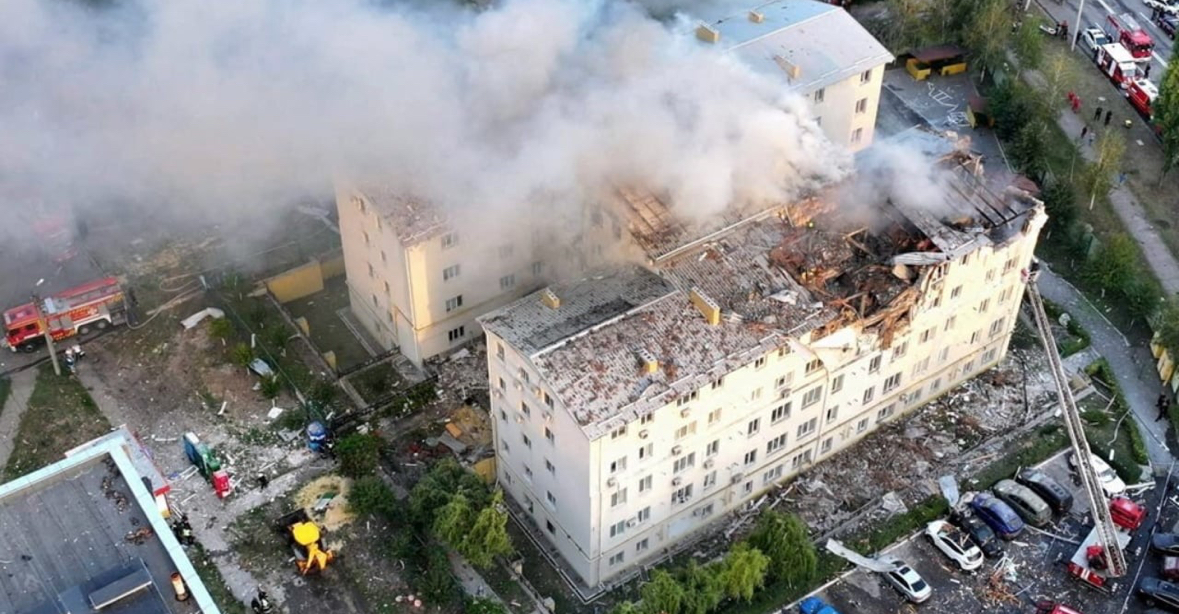 Pak orë para takimit me Trump, Zelenksy akuzon Rusinë: Kreu sulme ‘demonstrative dhe cinike’ përpara bisedimeve në Shtëpinë e Bardhë