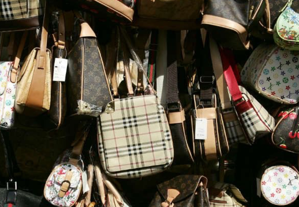 Merr fund ëndrra për tu dukur si të pasur/ Në Shqipëri hyn në fuqi ligji kundër markave tregtare të falsifikuara