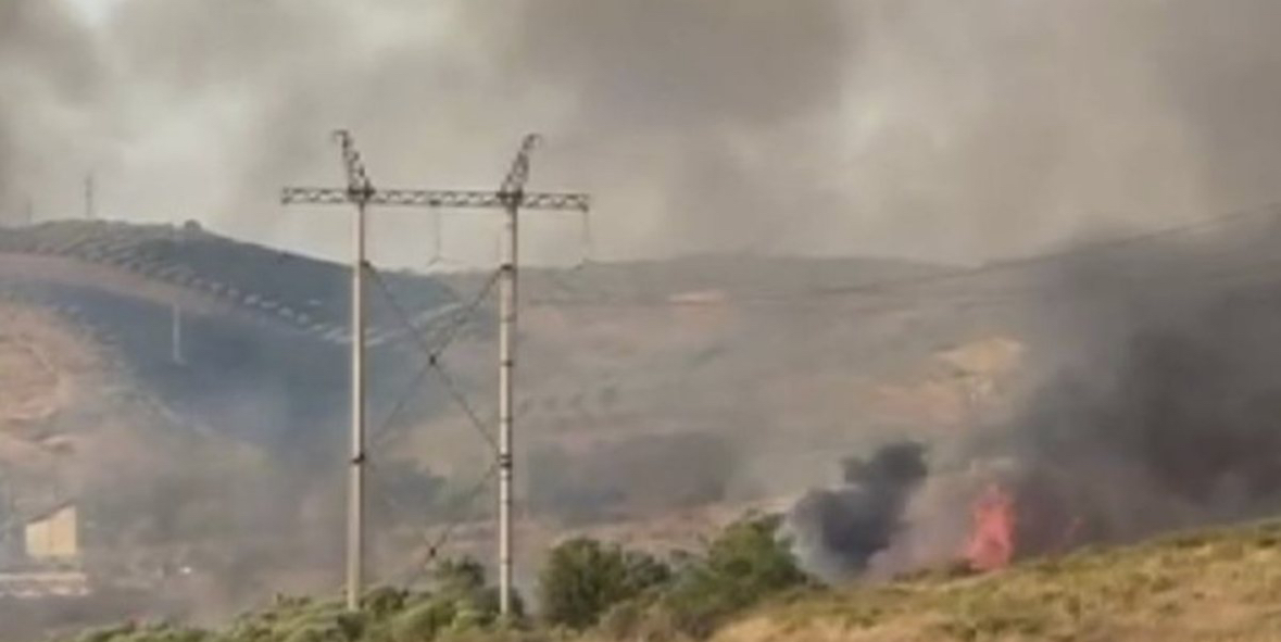 Zjarr në Zharrëz, rrezikohet një pus nafte! Ndërhyjnë zjarrfikëset 