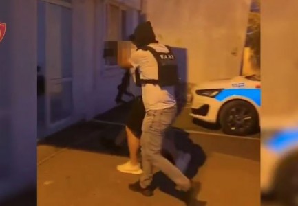 Akuzohet për disa vepra penale në Spanjë, arrestohet 40-vjeçari me katër identitete