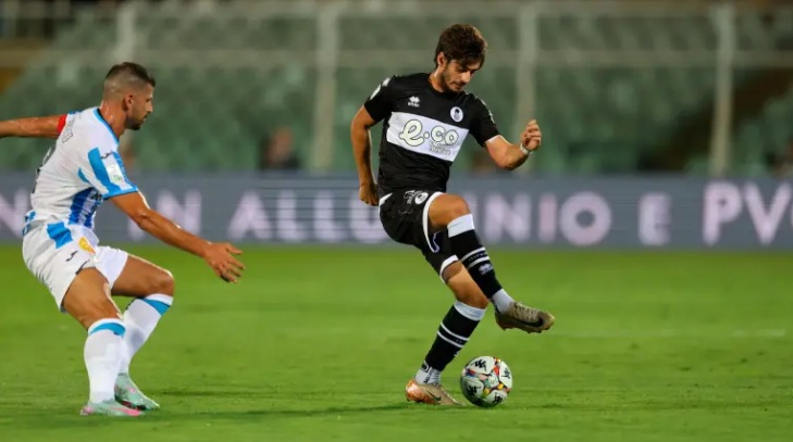 Cristian Shpendi risia e Sylvinho-s për ndeshjet e shtatorit