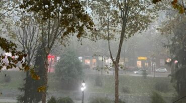 Rrebeshi i shiut dhe era e fuqishme shkaktojnë dëme në kryeqytet