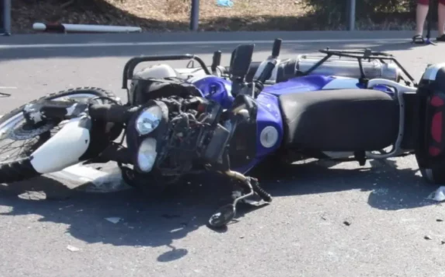 Aksidentohen me motor dy të rinj shqiptarë në Greqi, njëri humb jetën