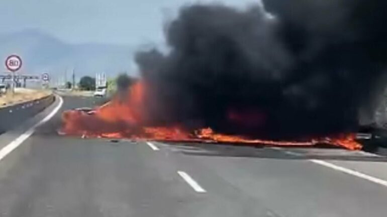 Identifikohen 3 shqiptarët, makina e të cilëve u godit nga kamioni në aksidentin tragjik në Greqi